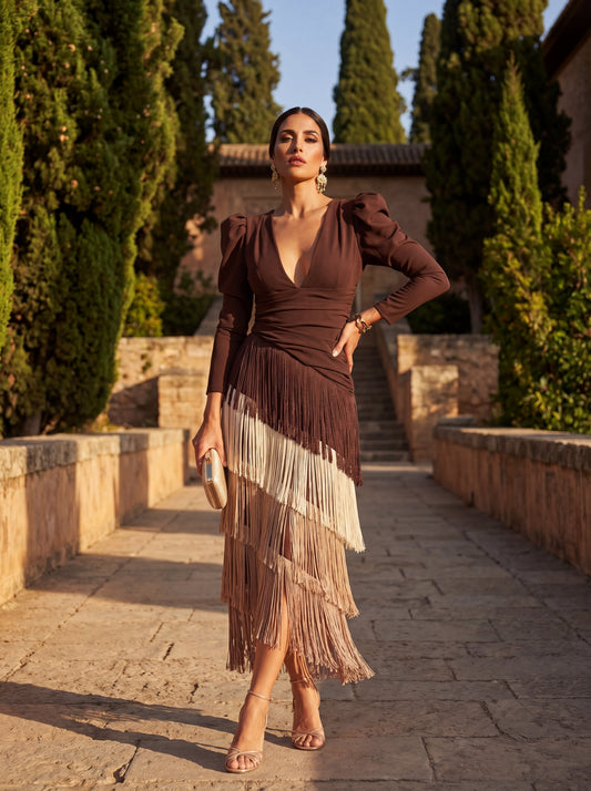 Amelia | Rozkloszowana sukienka z eleganckimi frędzlami